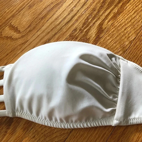 3 white bikini tops - Picture 10 of 12